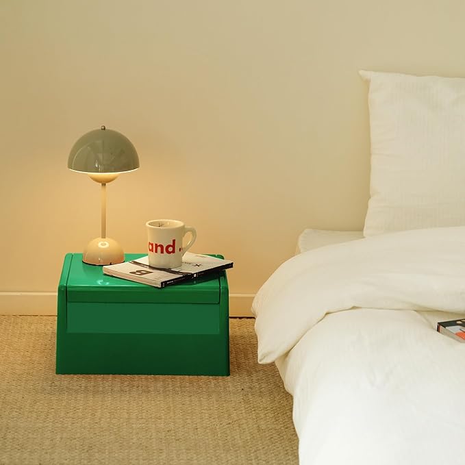 Nightstand Bedside with Storage Space, Multifunctional Colorful Plastic End Table Small Side Table for Bedroom, Dorm and Small Spaces, Easy Assembly(14.7" D x 11.8" W x 15.8" H, Green)