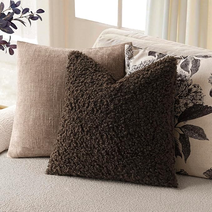 Foindtower 2 Pieces 22x22 Inch Dark Brown, Faux Fur Throw Pillow Cover Accent Sherpa Furry Pillow Covers Fuzzy Soft Pillowcases Cozy Sheepskin Decorative Fleece Cushion Case for Bed Couch Living Room