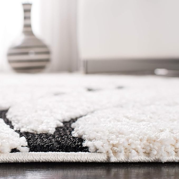 SAFAVIEH Florida Shag Collection Area Rug - 5'3" x 7'6", Ivory & Black, Scroll Design, Non-Shedding & Easy Care, 1.2-inch Thick Ideal for High Traffic Areas in Living Room, Bedroom (SG455-1290)