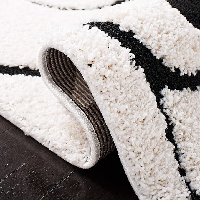 SAFAVIEH Florida Shag Collection Area Rug - 5' Square, Ivory & Black, Scroll Design, Non-Shedding & Easy Care, 1.2-inch Thick Ideal for High Traffic Areas in Living Room, Bedroom (SG455-1290)