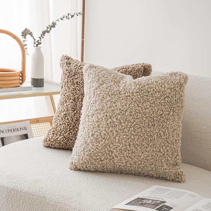 Foindtower 2 Pieces 22x22 Inch Light Khaki, Faux Fur Throw Pillow Cover Accent Sherpa Pillow Fuzzy Soft Pillowcases Sheepskin Decorative Fleece Cushion Case for Bed Couch Living Room