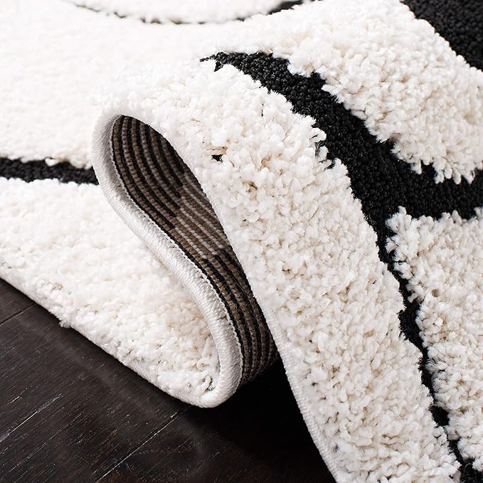 SAFAVIEH Florida Shag Collection Area Rug - 6'7" Round, Ivory & Black, Scroll Design, Non-Shedding & Easy Care, 1.2-inch Thick Ideal for High Traffic Areas in Living Room, Bedroom (SG455-1290)