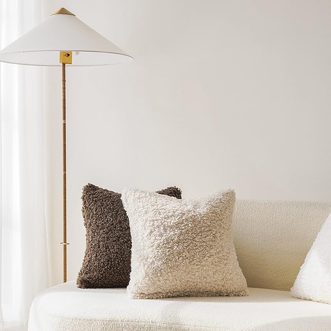 Foindtower 2 Pieces 22x22 Inch Neutral Cream, Faux Fur Throw Pillow Cover Accent Sherpa Pillow Fuzzy Soft Pillowcases Sheepskin Decorative Fleece Cushion Case for Bed Couch Living Room