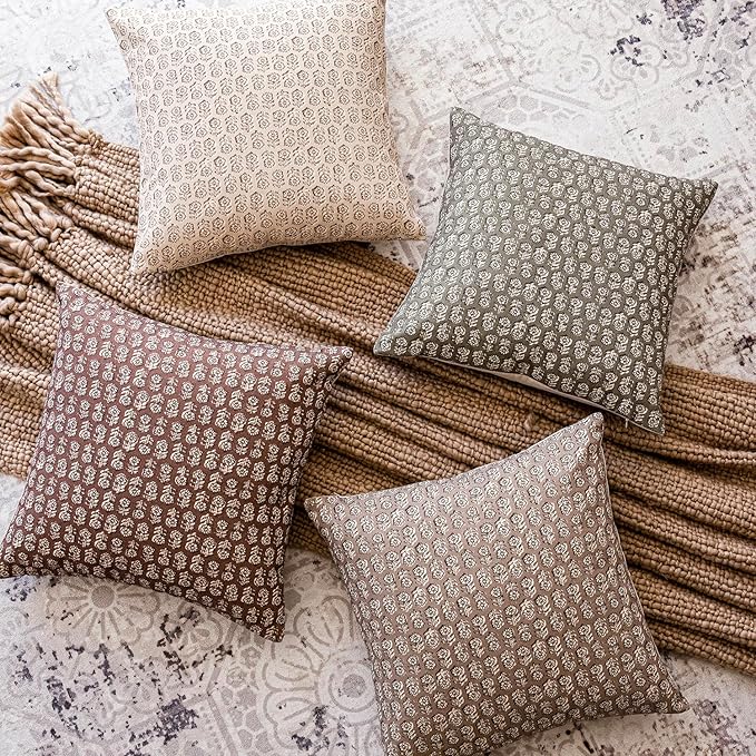 Foindtower Set of 2 Decorative Neutral Floral Print Throw Pillow Covers Vintage Accent Farmhouse Cushion Covers Boho Home Decor for Sofa Couch Chair Bedroom Living Room Outdoor,20×20 Inch,Wine Red